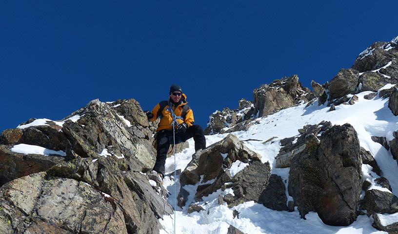 Am Piz-Buin-Gipfel - Der Schlüssel zum Glück: Eine kurze Felspassage ist der Knackpunkt vor dem Piz-Buin-Gipfel.
