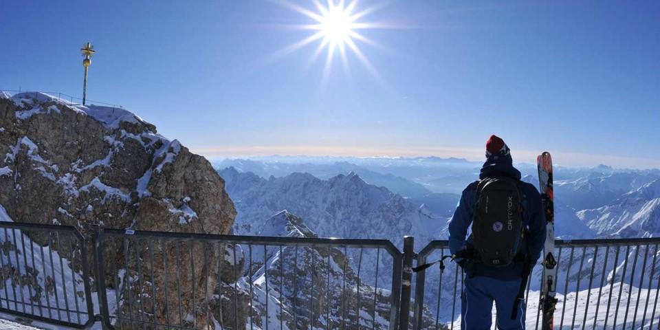 Auf der Zugspitze - Da geht’s hin! Blick von der Zugspitze nach Süden, Foto: Stefan Herbke