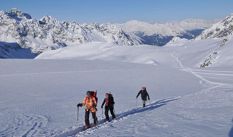 Silvrettagletscher - Bergsteigen für Meditationsfreunde: Der sanfte Silvrettagletscher erlaubt einen harmonischen Gehrhythmus.