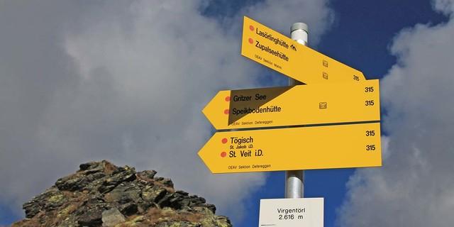 Das Virger Törl (2615 Meter), ein markanter  Pass im Osttirol, weiter geht es Richtung Lasörlinghütte. foto: Silvia Schmid.