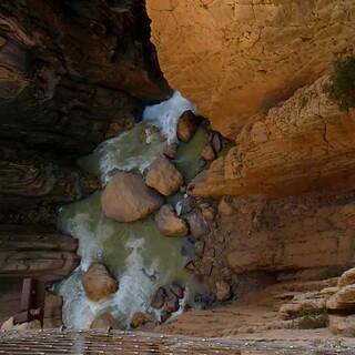 Fels und Wasser bieten grandiose Naturschauspiele, Foto: Josef Schlegel