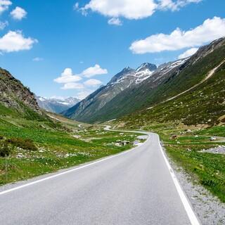 Blick auf eine Bergstraße, Foto: pixabay