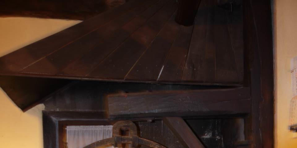 Kupferkessel - <p>Der Kupferkessel aus dem Jahr 1892 im Gastraum der Casera Tragonia ist ein wahres Glanzstück und erinnert an die lebendigen Almzeiten bis Mitte des 20. Jahrhunderts.</p>