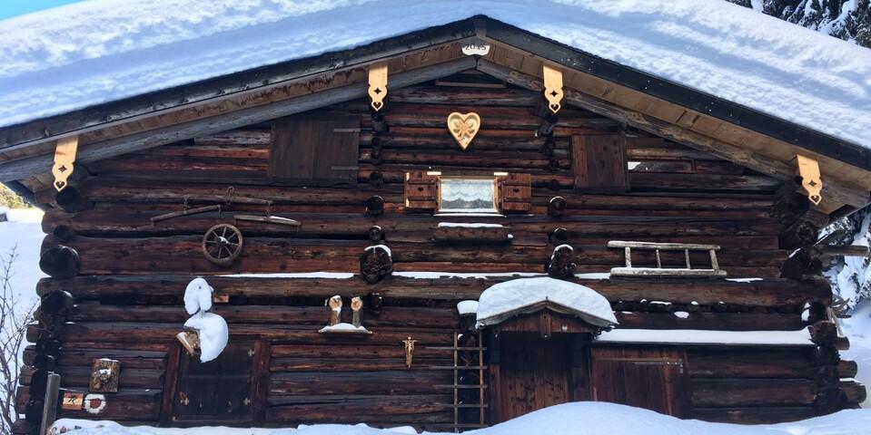 Lechtaler Romantik mit Hütte und Schnee: am Galtjoch bei Berwang. Foto: Luis Stitzinger, Alix von Melle
