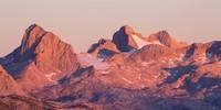 Im Abendlicht: Koppenkarstein und Dachstein mit Gletscherresten vom Stoderzinken; Foto: Iris Kürschner
