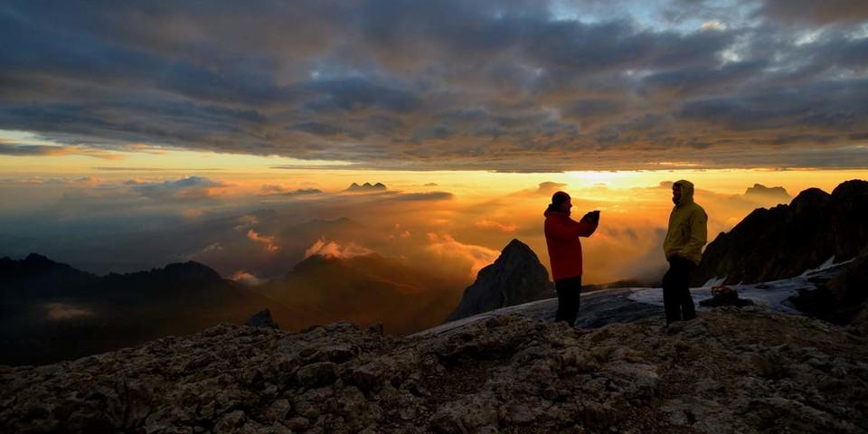Dolomiten-Wildnis: Für die Marmolada-Südwand kann man auch mal länger brauchen – und hat dann einen spannenden Abstieg vor sich. Foto: Ralf Gantzhorn
