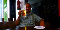 Prost: Die Cerveza schmeckt nach der Wanderung auch einem Rothaus-verwöhnten Freiburger. Foto: Josef Schlegel