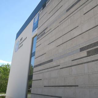 Die ansprechende Fassade des "Jurabloc", Foto: DAV-Sektion Eichstätt