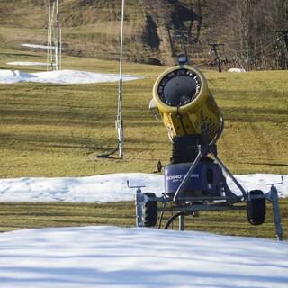 Trotz Klima- und Energiekrise werden Beschneiungsanlagen in Bayern weiterhin mit Steuergeldern gefördert. Foto: DAV/Thomas Bucher