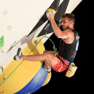 Yannick Flohé klettert in Koper auf Platz 3. Foto: Dimitris Tosidis/IFSC