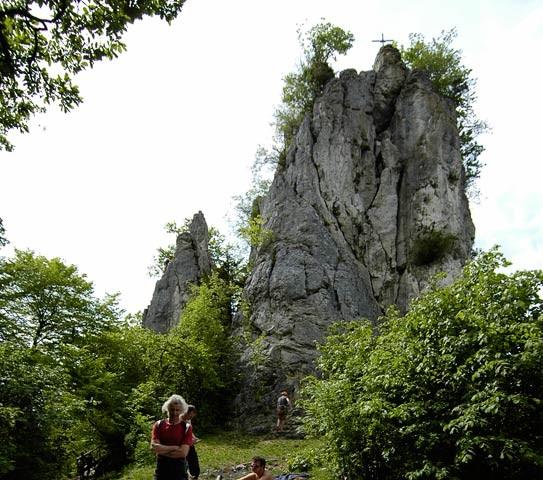 Am Wielandstein - Erinnerungsfoto: Picknicken kann man noch am Wielandstein, aber der nördliche Felsteil fiel im Januar 2015 der Erosion zum Opfer. In den 1990ern hätte es geheißen: Daran sind die Kletterer mit ihren Bohrhakenlöchern schuld…