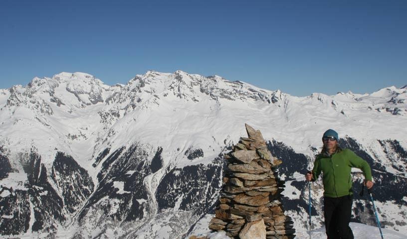 Auf dem Gipfel des Piz Titschal (2550 m)