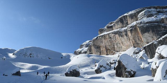 Großartige Dolomitenkulisse beim Anstieg unter dem Monte Castello. Foto: Stefan Herbke